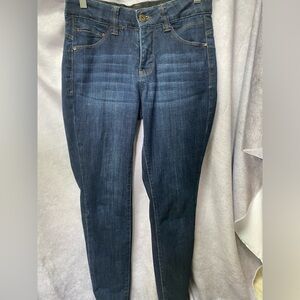 Jag  Mid Rise Skinny. Elastic Waist. Size 6/28